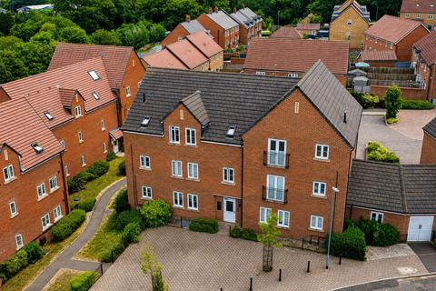 2 bedroom penthouse for sale, Linnet Road, Apsley, Hemel Hempstead HP3