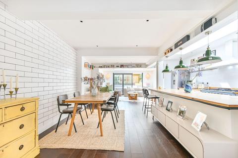 2 bedroom flat for sale, Grosvenor Gardens, Willesden Green, London, NW2