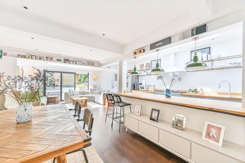 2 bedroom flat for sale, Grosvenor Gardens, Willesden Green, London, NW2