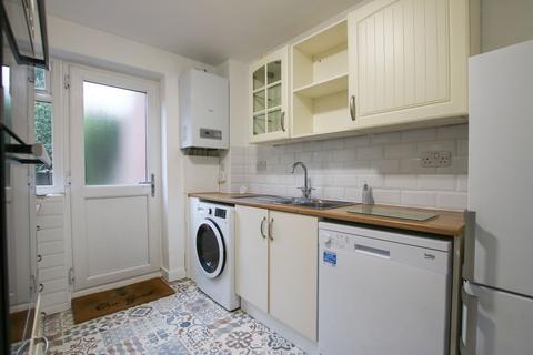 3 bedroom terraced house to rent, Blenheim Close, Wokingham, RG41