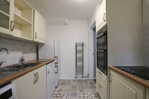 3 bedroom terraced house to rent, Blenheim Close, Wokingham, RG41