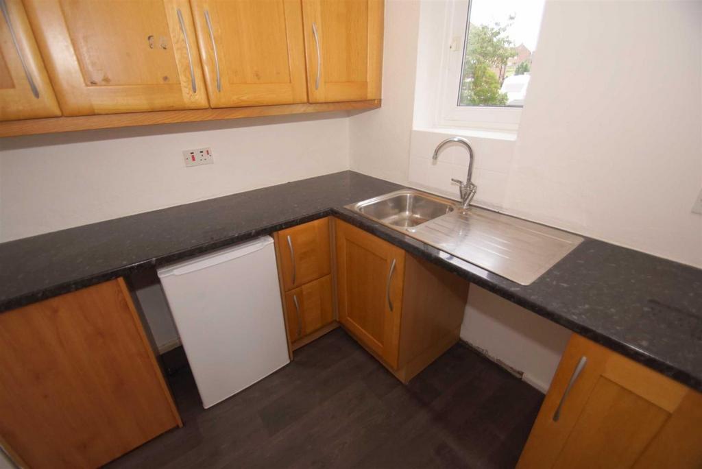 Apartment in Leeds, Robin Hood - View 5