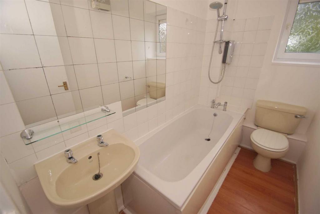 Apartment in Leeds, Robin Hood - More