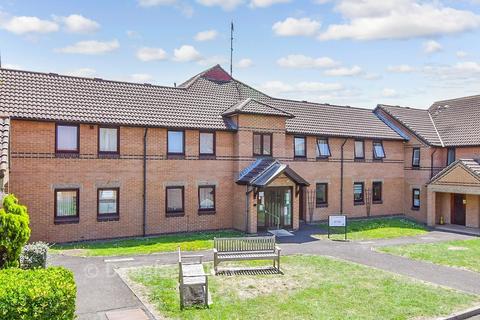 1 bedroom ground floor flat for sale, Portland Close, Romford, Essex