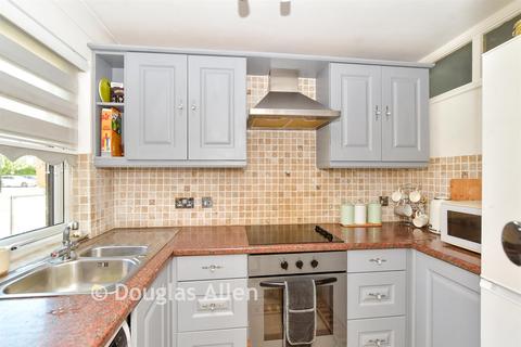 1 bedroom ground floor flat for sale, Portland Close, Romford, Essex