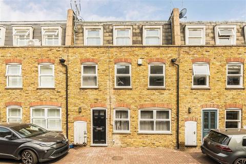 Barnard Mews, London SW11