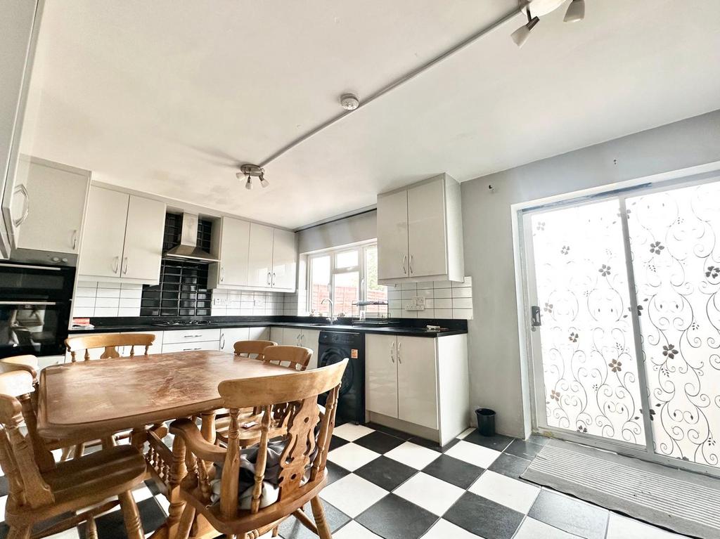 House in Hounslow - View 2