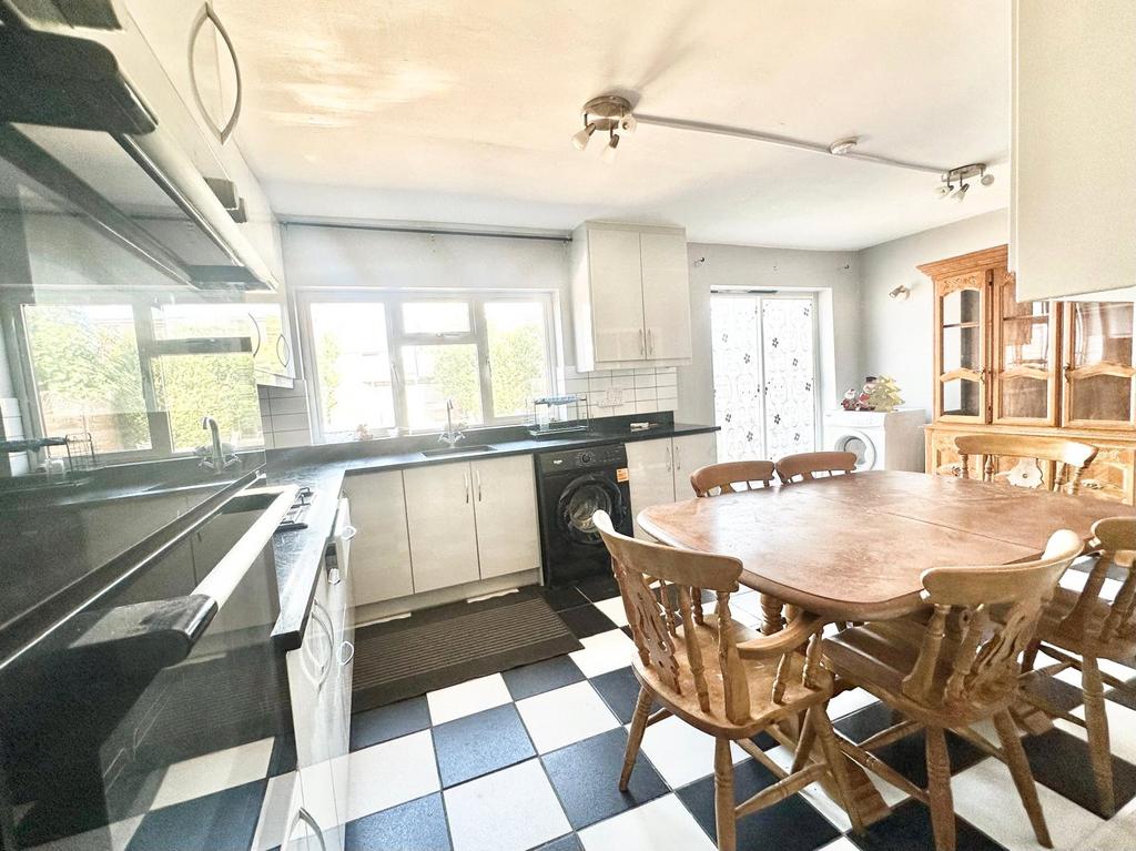 House in Hounslow - View 3