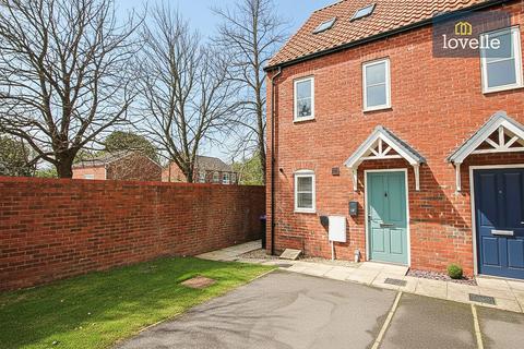 3 bedroom end of terrace house for sale, Canal Close, Louth, LN11
