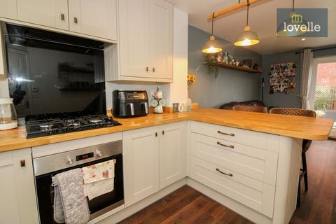 3 bedroom end of terrace house for sale, Canal Close, Louth, LN11