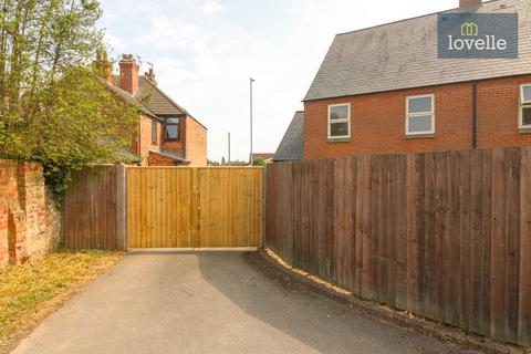 3 bedroom semi-detached house for sale, Newbridge Hill, Louth, LN11
