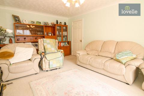 2 bedroom detached bungalow for sale, Kestrel Drive, Louth LN11