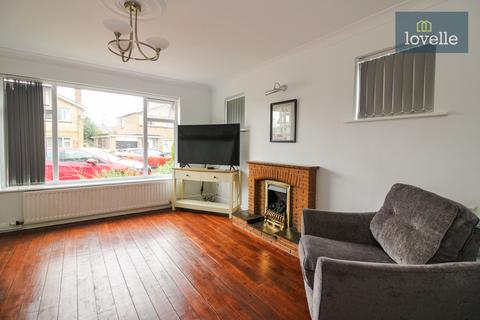 4 bedroom detached house for sale, Elm Drive, Louth LN11