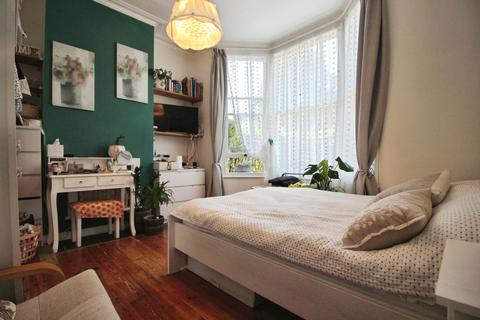 1 bedroom flat for sale, Huxley Road, Leyton, London E10