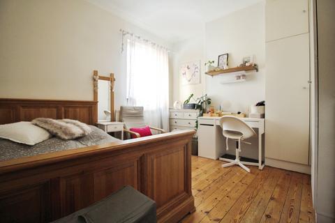 1 bedroom flat for sale, Huxley Road, Leyton, London E10