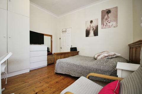1 bedroom flat for sale, Huxley Road, Leyton, London E10