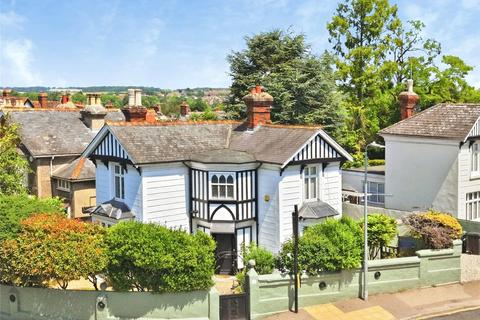 3 bedroom detached house for sale, Mount Pleasant Road, Saffron Walden, Essex, CB11