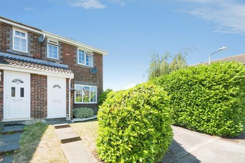 2 bedroom end of terrace house for sale, Campbell Close, BUCKINGHAM
