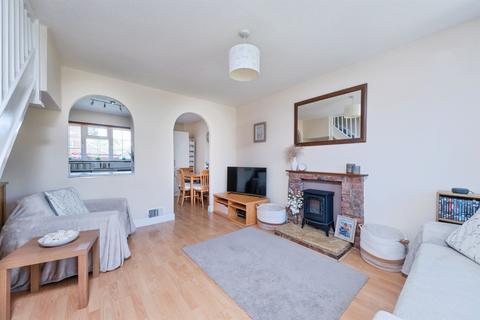2 bedroom end of terrace house for sale, Campbell Close, BUCKINGHAM
