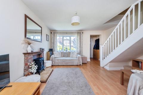 2 bedroom end of terrace house for sale, Campbell Close, BUCKINGHAM