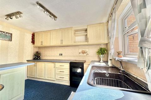 3 bedroom end of terrace house for sale, Chettell Way, Blandford St. Mary, Blandford Forum, Dorset, DT11