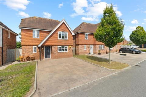 3 bedroom detached house for sale, Oak Fields, Hailsham