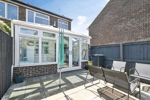 2 bedroom end of terrace house for sale, Sevenfields, Highworth, Swindon