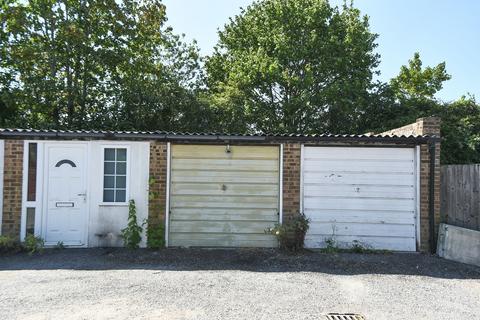 2 bedroom end of terrace house for sale, Sevenfields, Highworth, Swindon