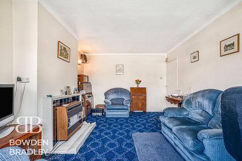 2 bedroom maisonette for sale, Vincent Close, Hainault, IG6
