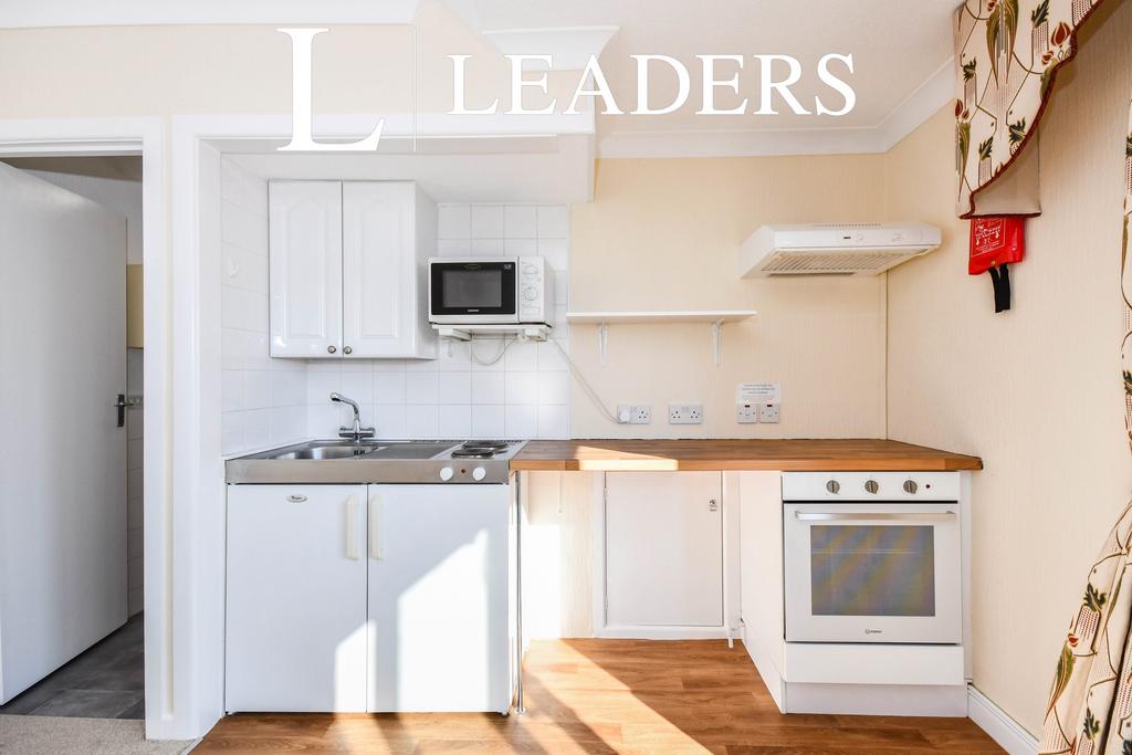 Apartment in Christchurch, Southbourne, Bournemouth - View 5