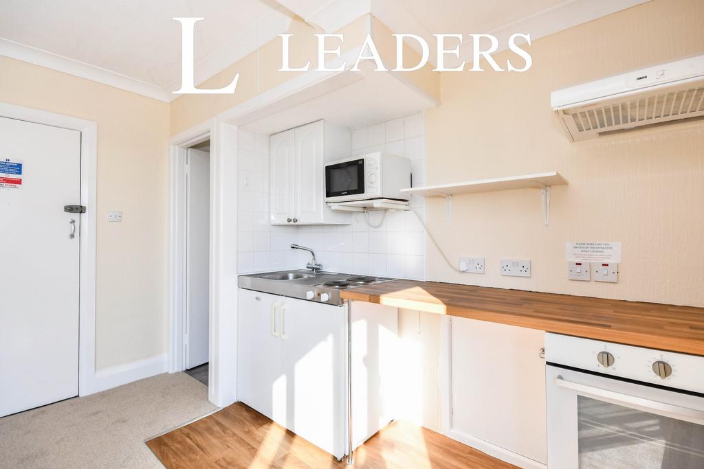 Apartment in Christchurch, Southbourne, Bournemouth - View 6
