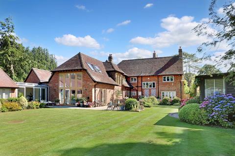 5 bedroom detached house for sale, Hervines Road, Amersham, Buckinghamshire, HP6