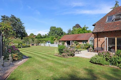 5 bedroom detached house for sale, Hervines Road, Amersham, Buckinghamshire, HP6