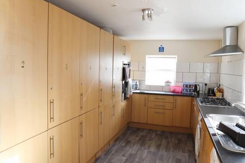6 bedroom terraced house to rent, Highfield Road, Luton LU4