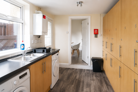 6 bedroom terraced house to rent, Highfield Road, Luton LU4