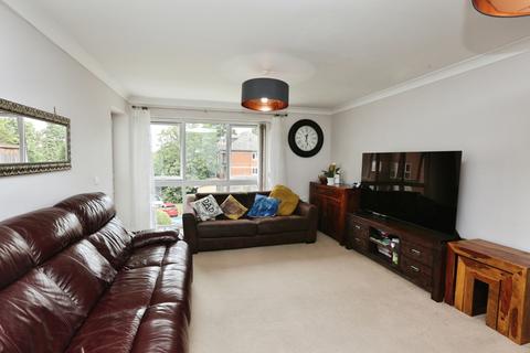 2 bedroom flat for sale, Regents Park Road, Southampton, Hampshire, SO15