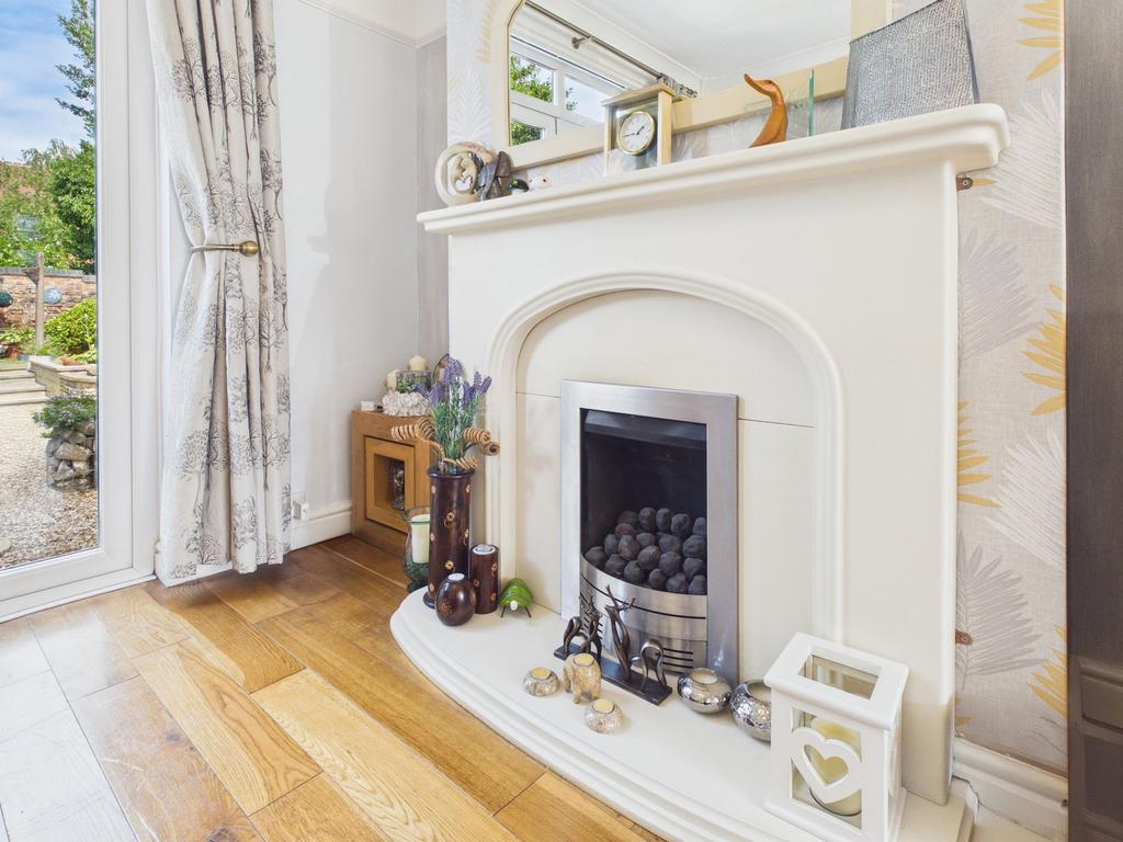 House in Nottingham, Daybrook - More