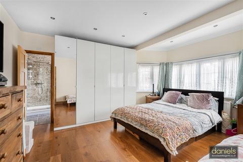 5 bedroom detached house for sale, Corringham Road, Wembley