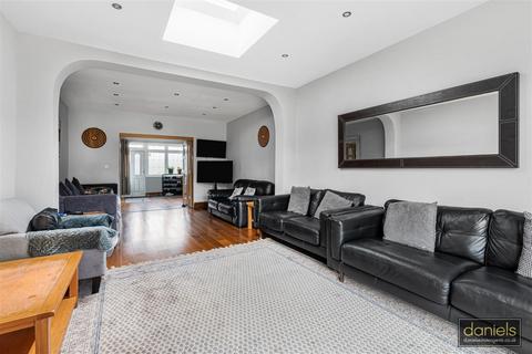 5 bedroom detached house for sale, Corringham Road, Wembley