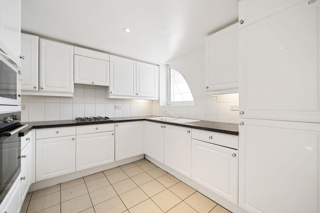 Apartment in London, Royal Borough of Kensington and Chelsea - View 2
