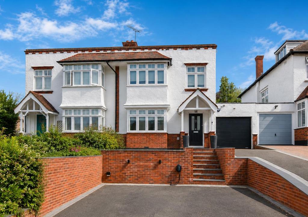 Detached house exterior, driveway, garage