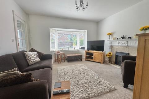 2 bedroom semi-detached bungalow to rent, Crabmill Lane, York