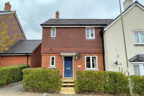 3 bed terraced house for rent in Quicksilver Crescent, Andover, SP11 6UB