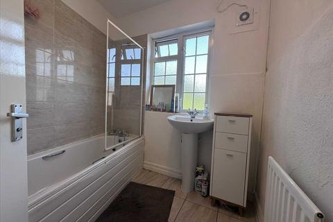 3 bedroom apartment to rent, Belmont Circle, Kenton Lane, Harrow