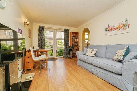 1 bedroom flat for sale, Pittville Circus Road, Cheltenham, Gloucestershire, GL52