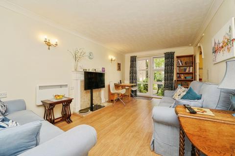 1 bedroom flat for sale, Pittville Circus Road, Cheltenham, Gloucestershire, GL52