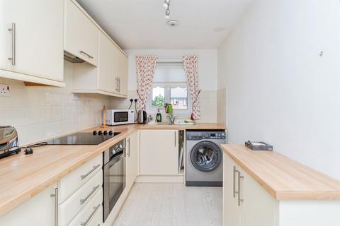 2 bedroom flat for sale, Wildwood Ringway, Stafford