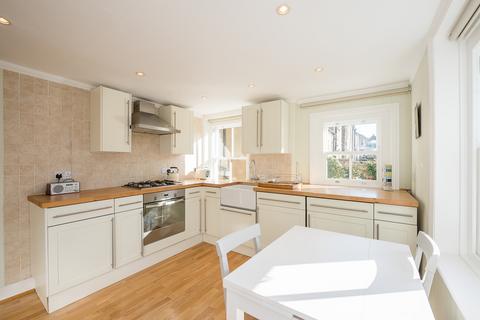 2 bedroom flat to rent, Liston Road, Clapham,SW4