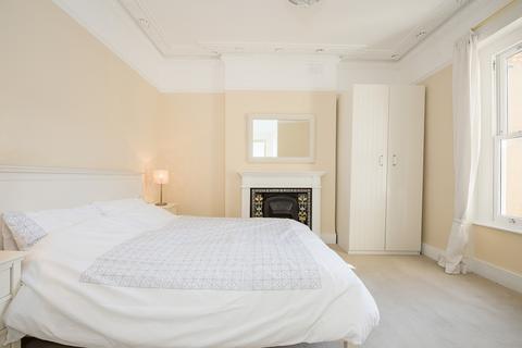 2 bedroom flat to rent, Liston Road, Clapham,SW4