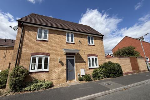 3 bedroom house to rent, Chequers Close, CORBY